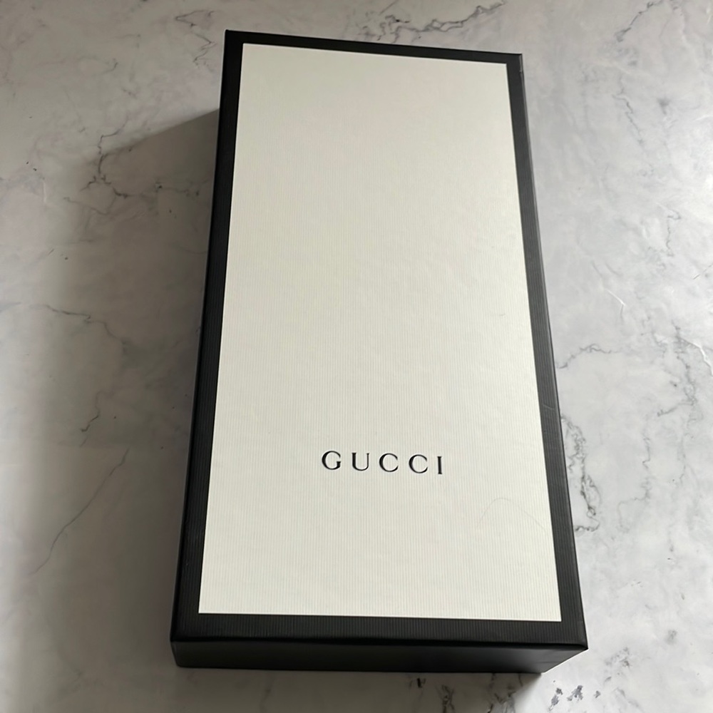Gucci empty gift box. Small/long